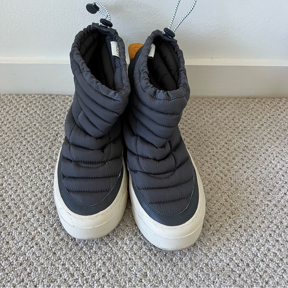 Oncept Lima Boots in Anthracite Gray - Picture 5 of 9